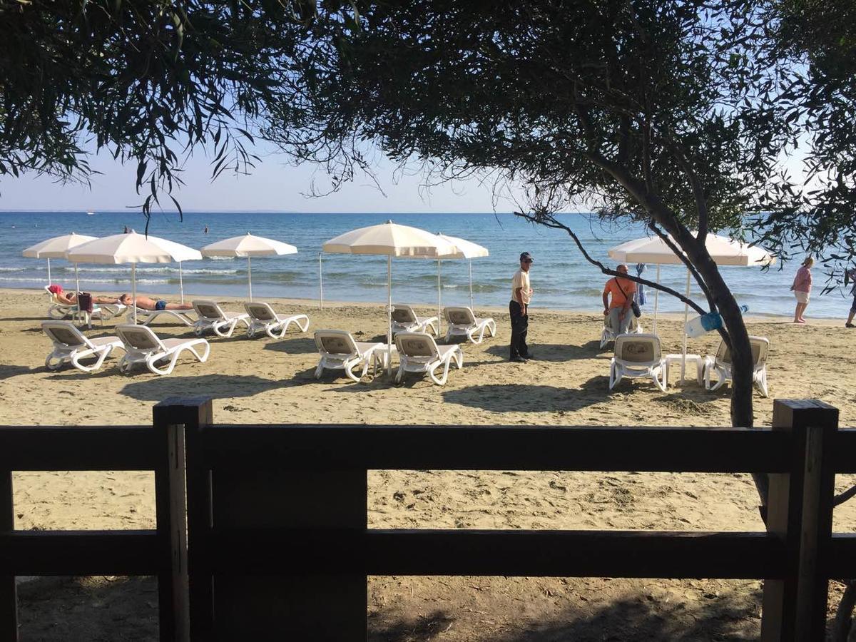 16 Sandy Beach Larnaca Buitenkant foto