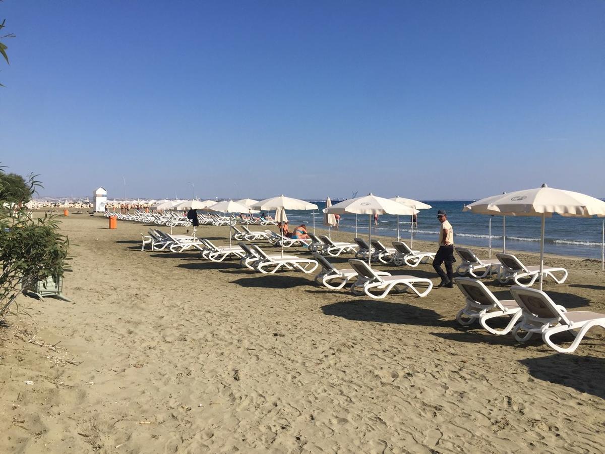 16 Sandy Beach Larnaca Buitenkant foto