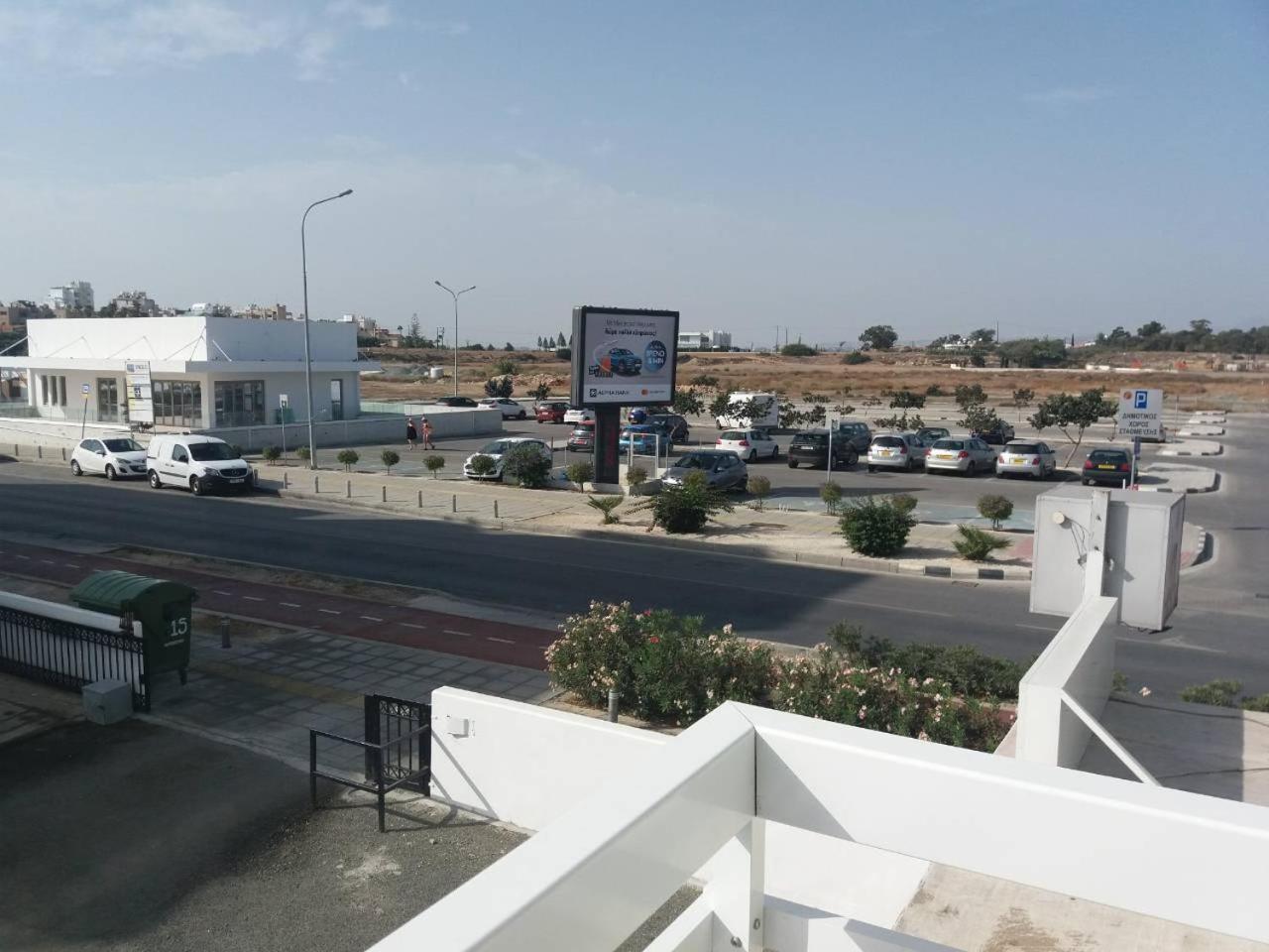 16 Sandy Beach Larnaca Buitenkant foto